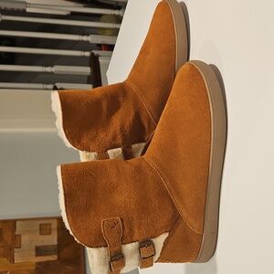 Koolaburra by Ugg Amarah Boots NWOT Size 8 Chestnut